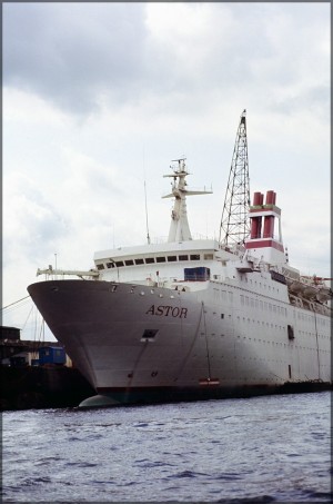 MS Astor auf Werft, 1981
