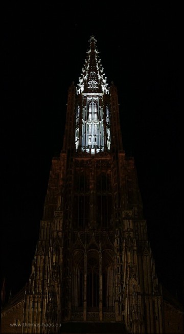 Nachtaufnahme mit Lichtkunstwerk "Münsterscanning", 2015
