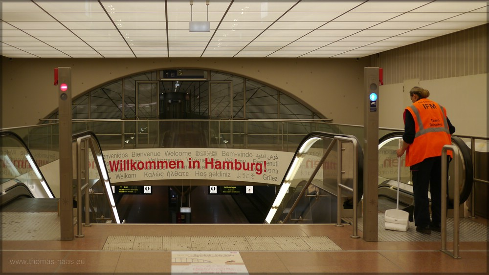 Eingansbereich, U-Bahn am Airport, Dezember 2015