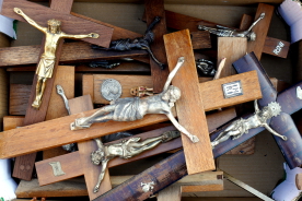 Flohmarkt in Kellmünz mit Kruzifixen