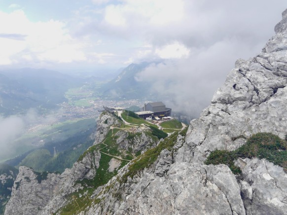 Blick auf Garmisch-Partenkirchen
