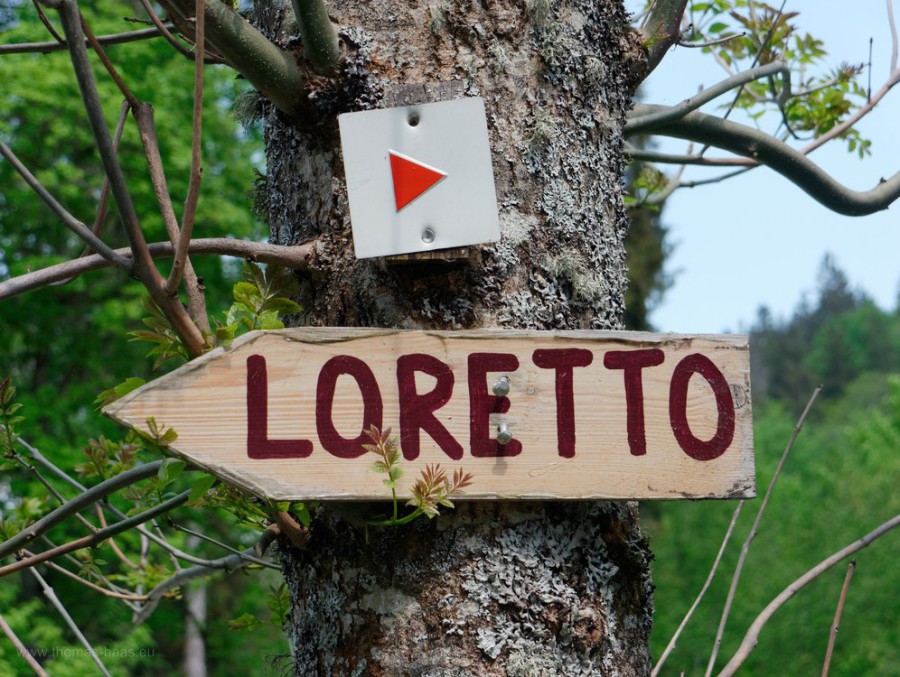 Hinweistafel am Wanderweg "Loretto"