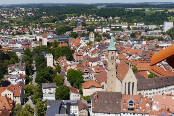 Ravensburg vom Mehlsack, Vordergrund: Turm der ev. Stadtkirche, 06/2019