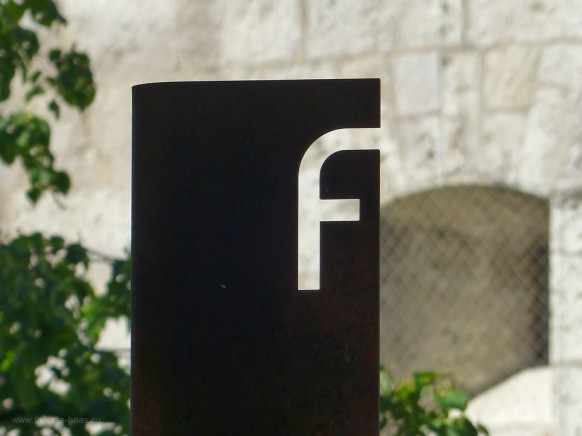 f wie Festungsweg, Hinweis in Ulm, 2019