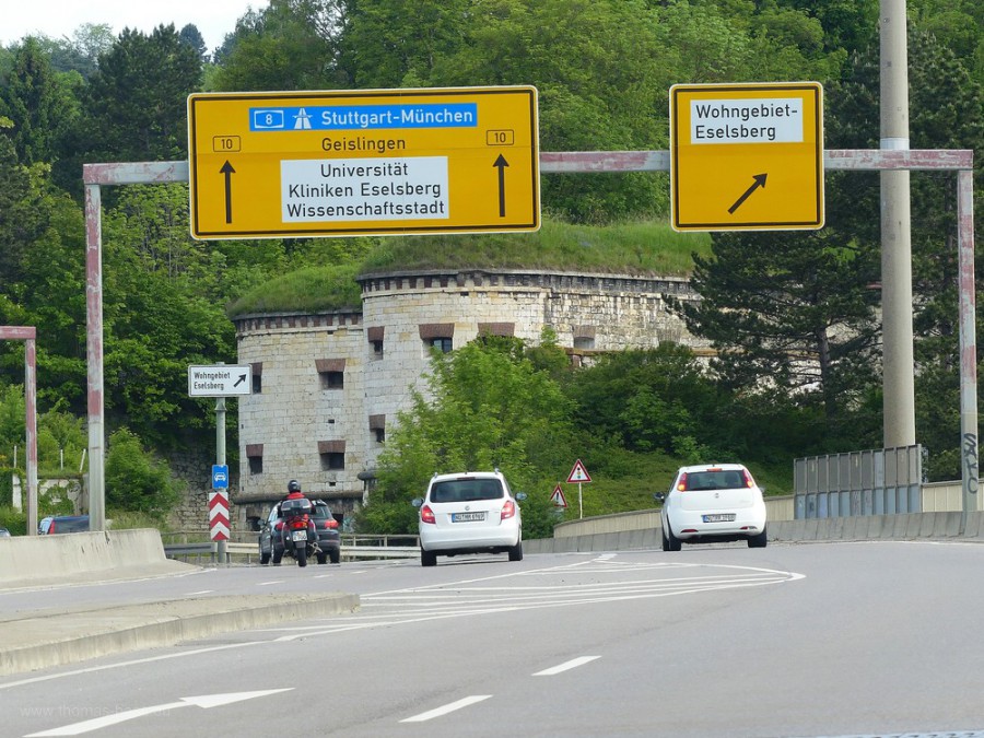 Fußweg über die Blaubeurer-Tor-Brücke