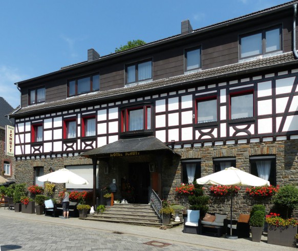 Hotelgebäude in Einruhr, Hotel Schütt, 2019