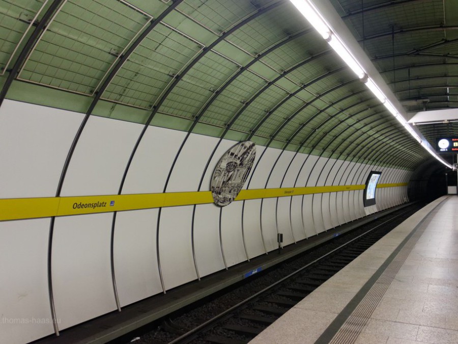 Bahnsteig, Odeonsplatz, 2019